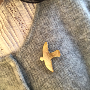 pin's oiseau colombe pull